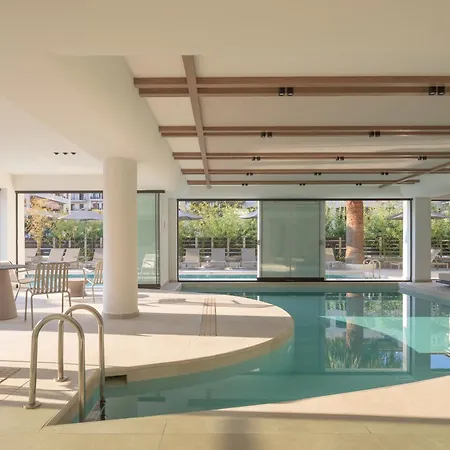 Theartemis Palace Hotel 4*