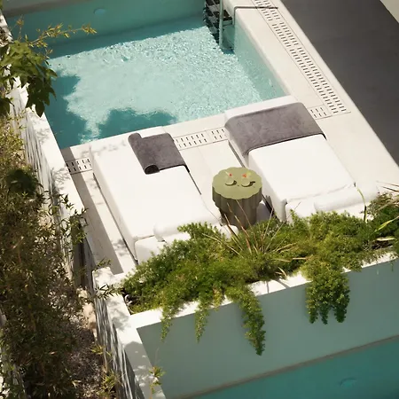 Theartemis Palace