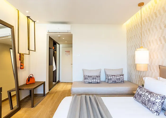 Ξενοδοχείο Theartemis Palace 4*