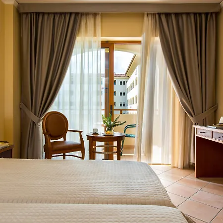 Theartemis Palace Hotel 4*